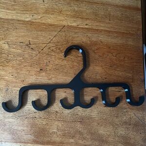 Black Hat Holder for Closet